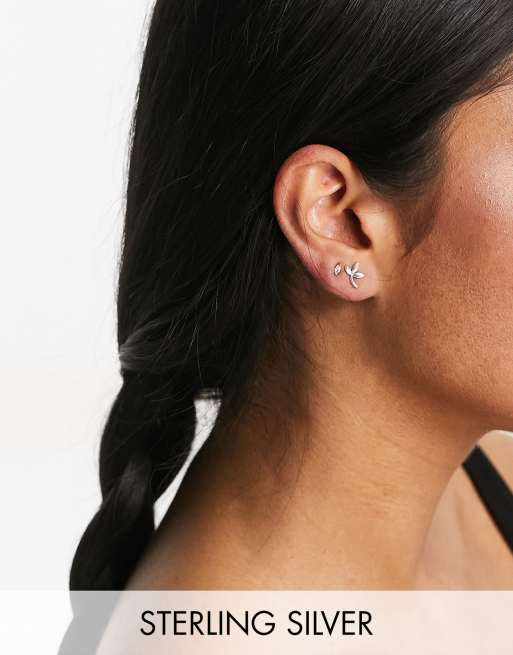 Kingsley Ryan - Orecchini a bottone in argento sterling a petalo 