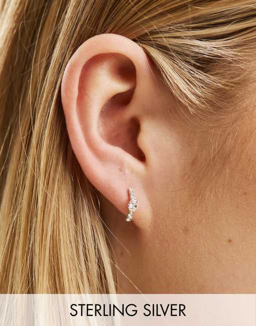 Kingsley Ryan - Orecchini a bottone in argento sterling a semicerchio con cristalli