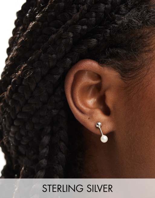 Kingsley Ryan - Orecchini a bottone in argento sterling con perla pendente