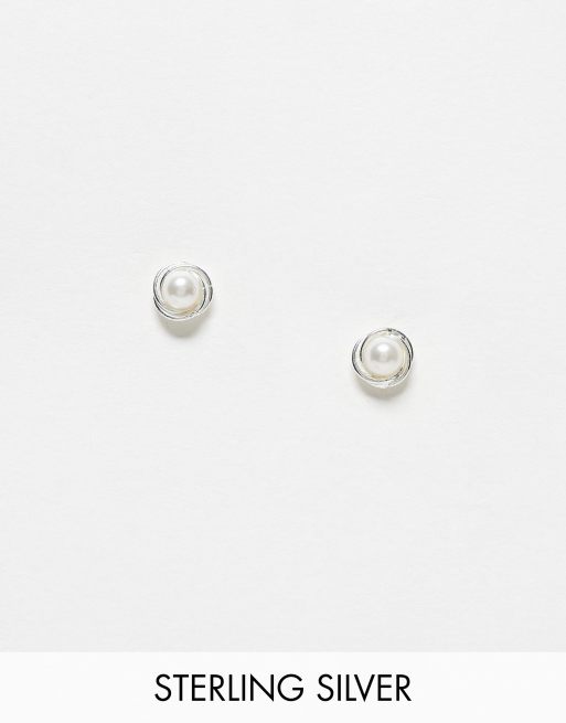 Kingsley Ryan - Orecchini a bottone in argento sterling con perle