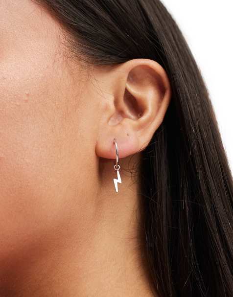 Kingsley Ryan - Orecchini a cerchio in argento sterling con charm a forma di saetta - view 1