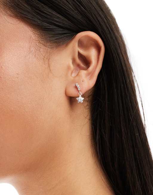 Kingsley Ryan - Orecchini a cerchio in argento sterling con charm a forma di stella con cristalli