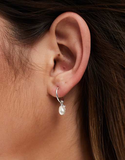 Kingsley Ryan - Orecchini a cerchio in argento sterling con ciondoli a forma di stella e perla