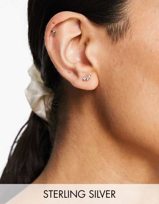 Kingsley Ryan - Orecchini ear crawler a bottone placcati oro con gemme multicolore a stella