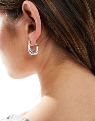 Kingsley Ryan Kingsley Ryan oval hoop earrings in sterling silver