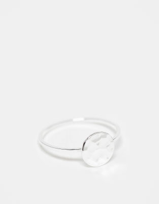 Kingsley Ryan - Ring aus Sterlingsilber mit rundem Detail in gehämmerter Optik