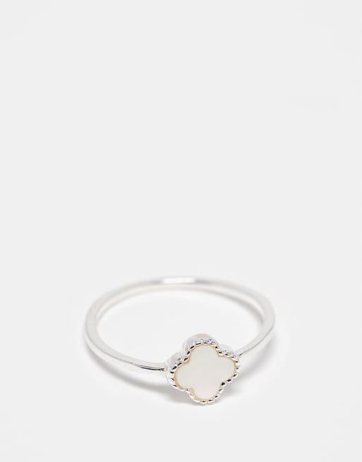 Kingsley Ryan – Ring i sterlingsilver med klöverdesign och pärla