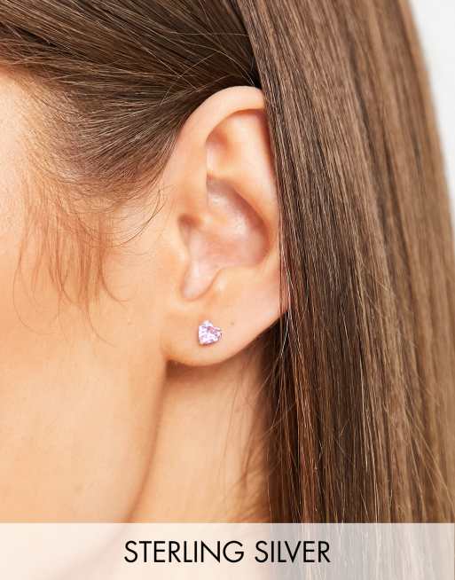 Kingsley Ryan – Rosa stiftörhängen med hjärtdesign i sterlingsilver