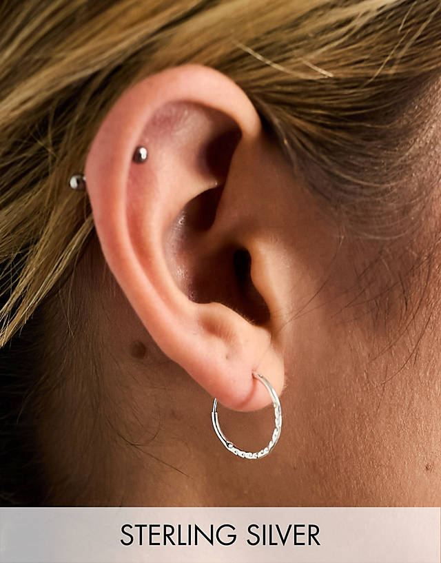 Kingsley Ryan - sterling silver hammered hoop 16mm earrings in silver