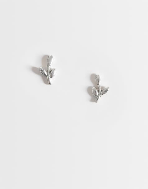 Kingsley Ryan – Stiftörhängen i sterlingsilver med blombladsdesign - view 1
