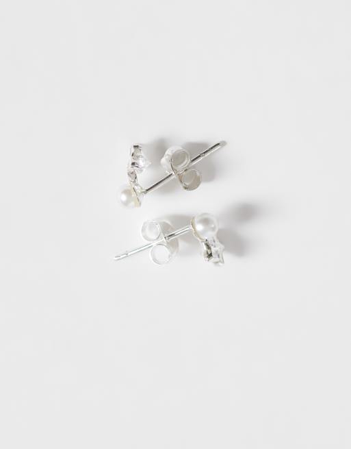 Kingsley Ryan – Stiftörhängen i sterlingsilver med pärlor och stjärnformade smyckesstenar, 4 av 4