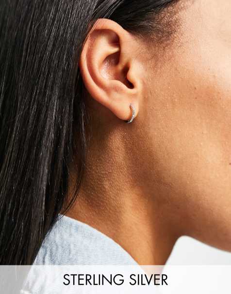 Kingsley Ryan - Tætsiddende hoop-øreringe med pastelfarvede krystaller i sterlingsølv - view 1