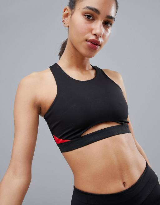 Kisaiya - Crop sporttop met uitsnijdingen aan de voorkant