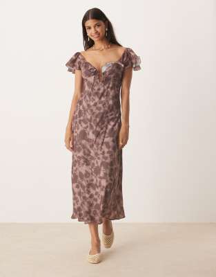 Kiss The Sky - Frilly - Midaxikleid in Espresso-Braun mit Flatterärmeln