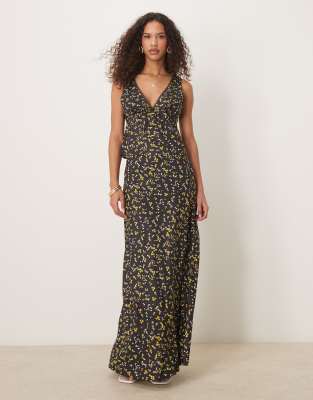 Kiss The Sky - Gebloemde co-ord set in zwart - view 1