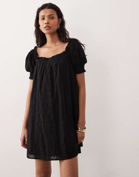 Kiss The Sky - Malta - Robe babydoll courte en broderie anglaise à manches courtes - Noir - view 1