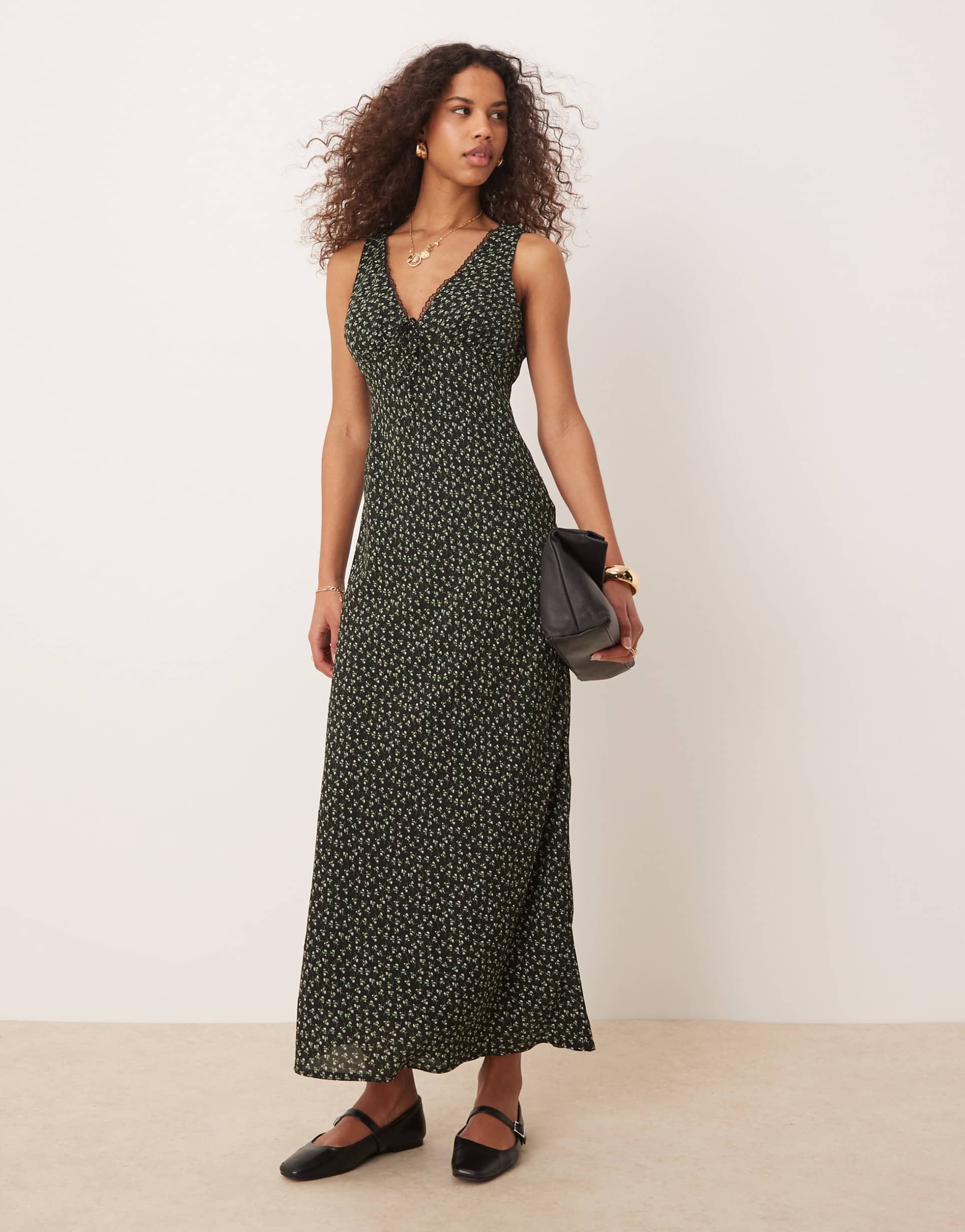 kiss the sky maxi dress in black floral print