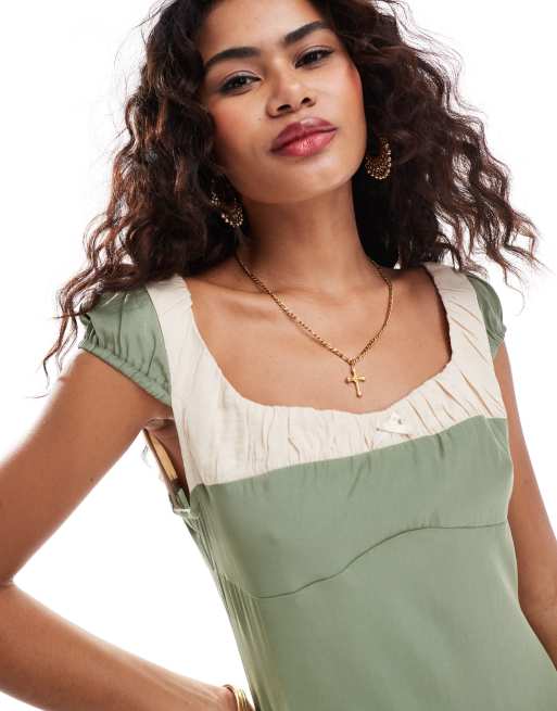 green emerald velvet dress Layla Williams Green Keyhole Halter Neck A-Line Dress Sky High Moive main image 0