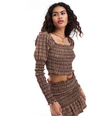 ruched top with puff sleeves in brown plaid