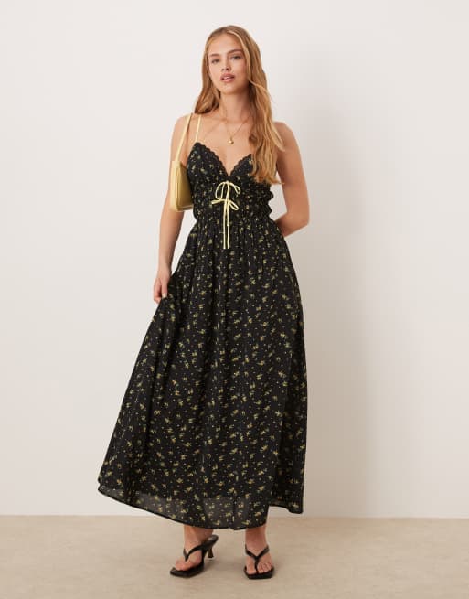 fitted lace wedding dress The Black V Neck Floral Short Sleeve Maxi Dress