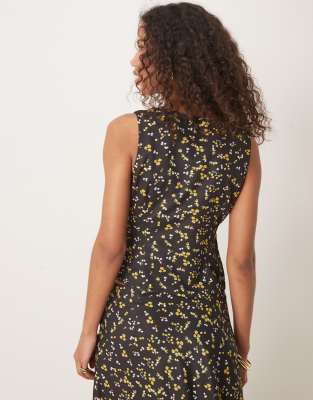 KISS THE SKY V NECK TOP WITH FLORAL PRINT - PART OF A SET-BLACK 