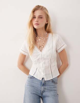 Kiss The Sky - Zoe - Top boutonné en broderie anglaise - Blanc