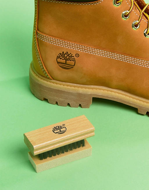 Práctico salida ampliar Kit de limpieza en seco para botas de Timberland | ASOS