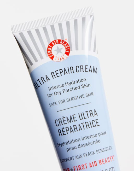 Kit para el cuidado de la piel Feel FAB In Your Skin de First Aid Beauty, 4 de 4
