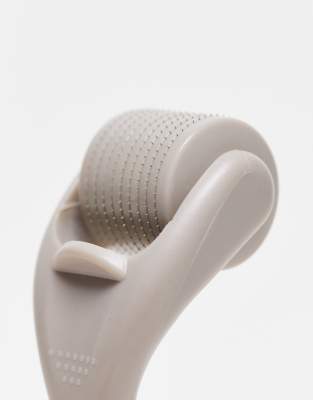 Kitsch Micro Derma Roller - Warm Gray In Gray