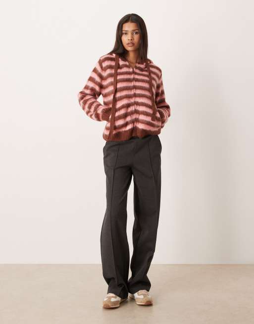 Kiwi & Co – Brownie Blush – Flauschiger Strickpullover mit Kapuze in Braun und Rosa gestreift, 4 von 4