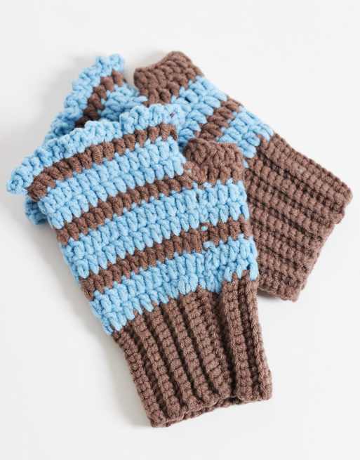 Kiwi & Co crochet ruffle edge fingerless gloves in chocolate & blue, 3 of 3