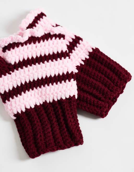 Kiwi & Co crochet ruffle edge fingerless gloves in pink & burgundy, 3 of 3