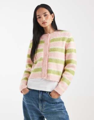 Kiwi & Co - Darling - Flauschige Strickjacke in Rosa und Limettengrün mit Knopfleiste und Wollanteil
