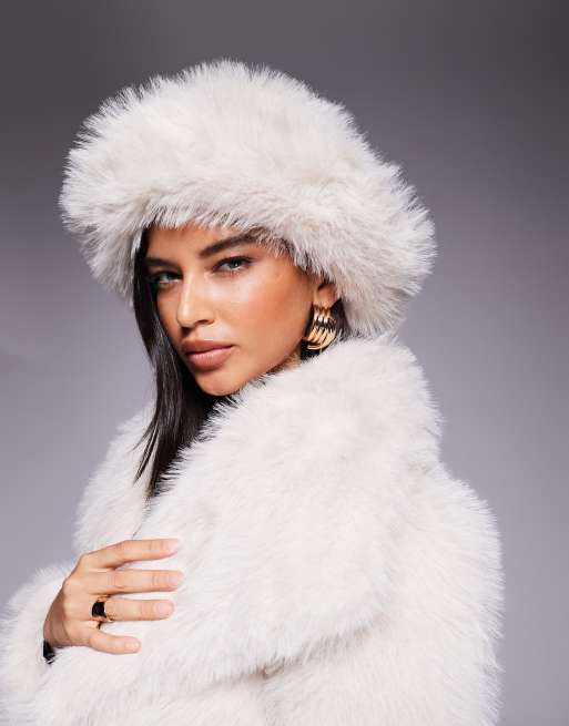 Kiwi & Co faux fur bucket hat in cream