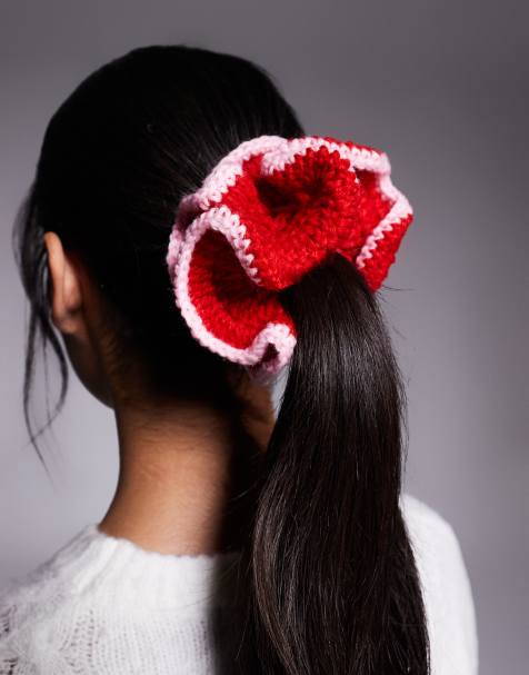Kiwi & Co hand knit oversized pink trim scrunchie in red - view 1