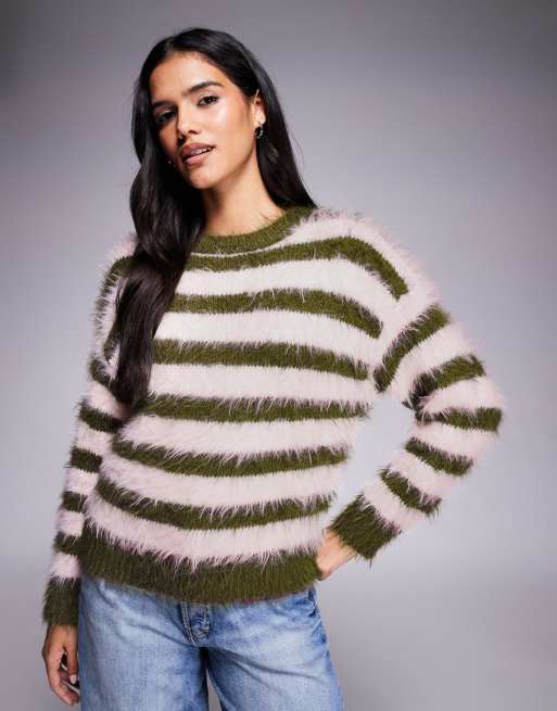 Kiwi & Co - Kiss - Zachte pluizige gebreide trui in olijfgroen met roze strepen