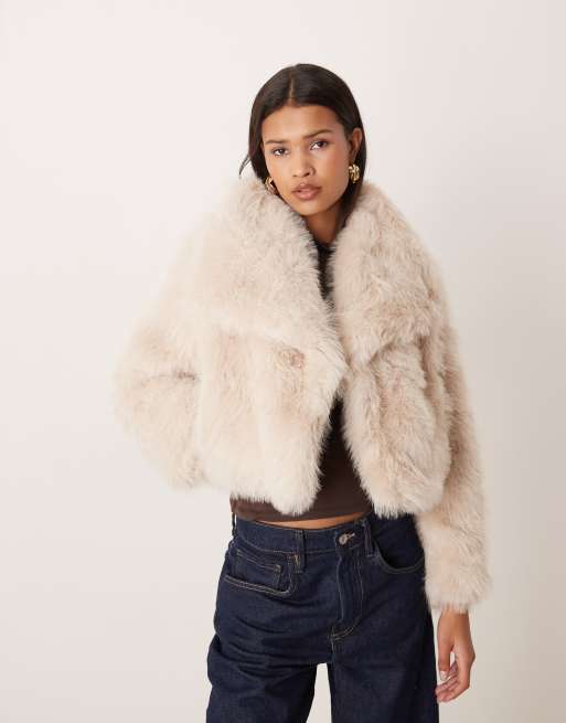 Kiwi & Co Lyla faux fur oversized collar detail cropped jacket in