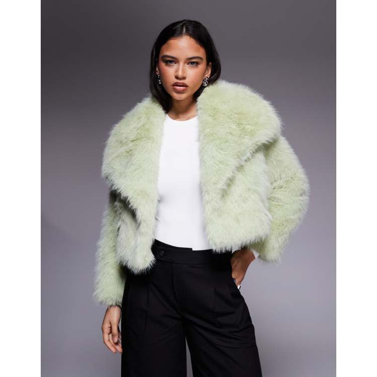 Kiwi & Co Lyla faux fur oversized collar detail cropped jacket in