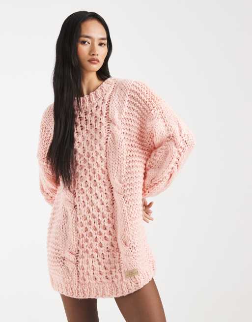 Kiwi & Co - Orla - Vestito maglia corto oversize lavorato a trecce a mano rosa