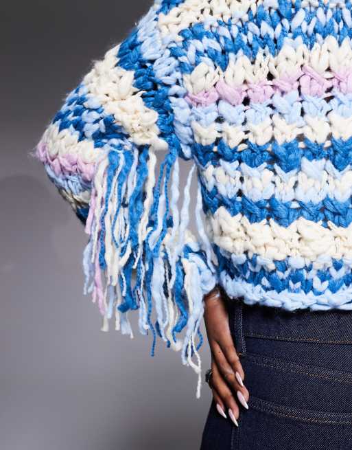 Kiwi & Co - Pixie - Pull court en laine chunky mélangée tricoté à la main avec franges sur les manches et rayures - Bleu, 3 de 4