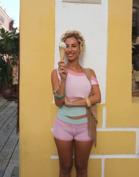 Kiwi & Co – Strickoberteil in Rosa und Türkis mit Carmen-Ausschnitt und Farbblockdesign, Kombiteil - view 1