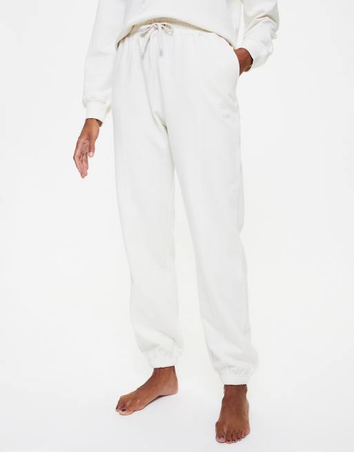 Knickerbox Jessica sweat jogger in white, 3 of 4