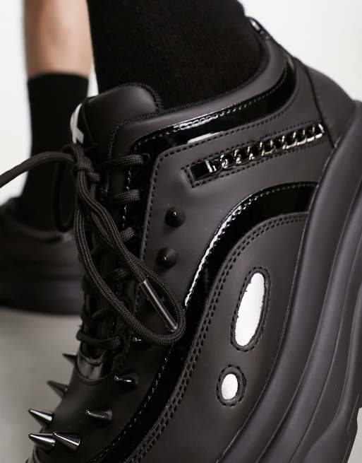KOI – Bane – Sneaker in Schwarz mit Stachel-Nieten und dicker Sohle  , 2 von 4