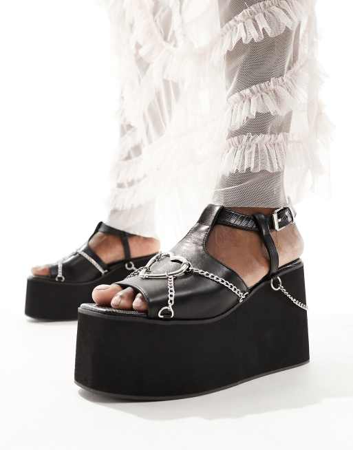 Koi - Crushed Hearts - Sandalen met mega-plateauzool en kettingen in zwart