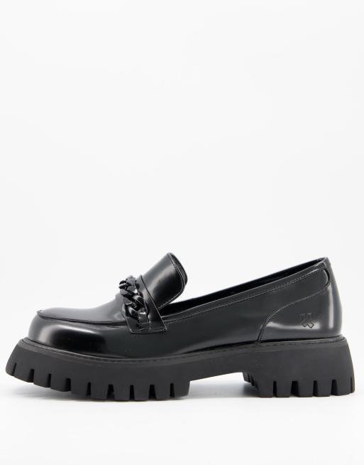 Koi Footwear – Czarne loafersy na masywnej podeszwie z ozdobnym łańcuszkiem – BLACK