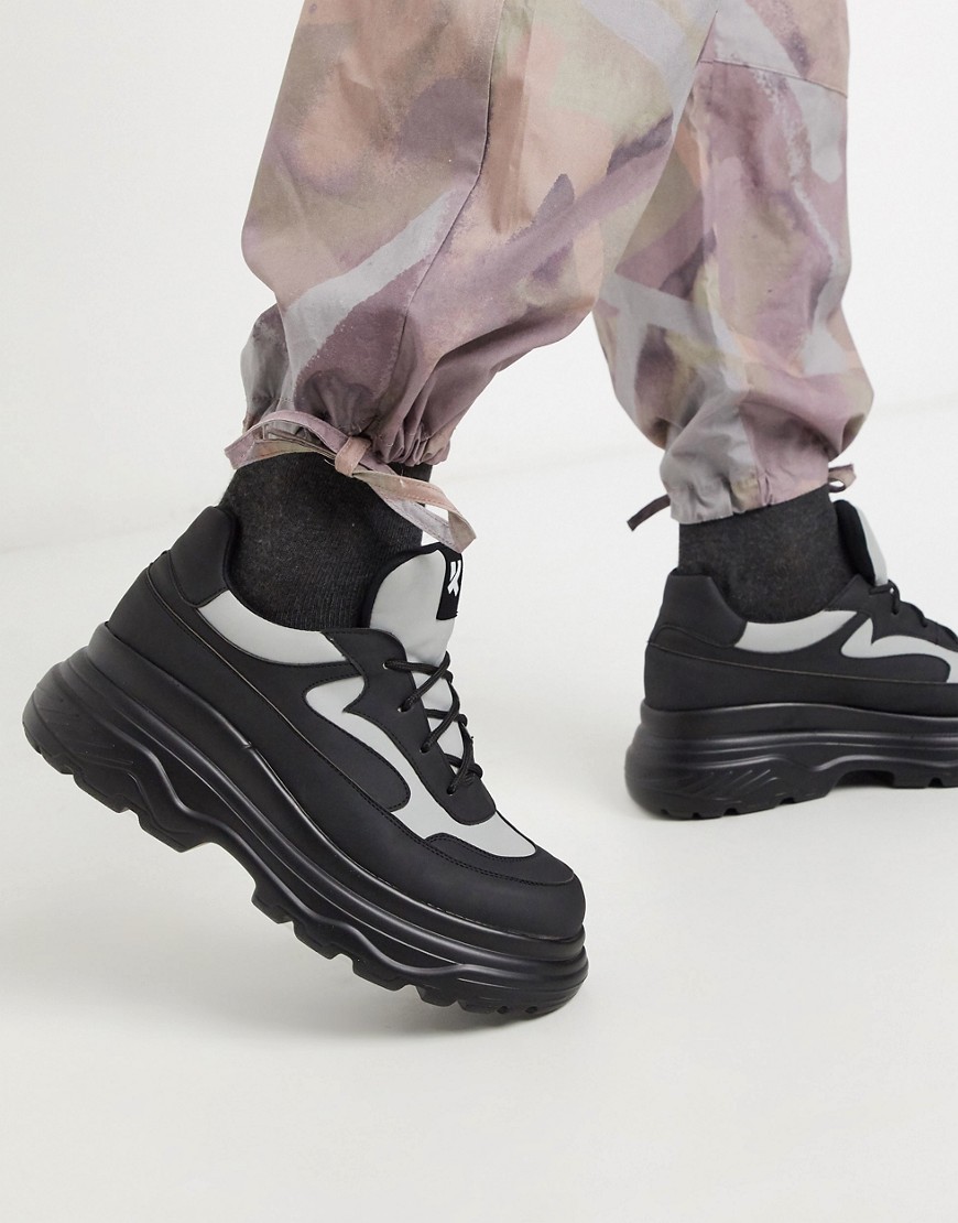 Koi Footwear – Gyoubu – Svarta och självlysande sneakers i veganläder med tjock sula