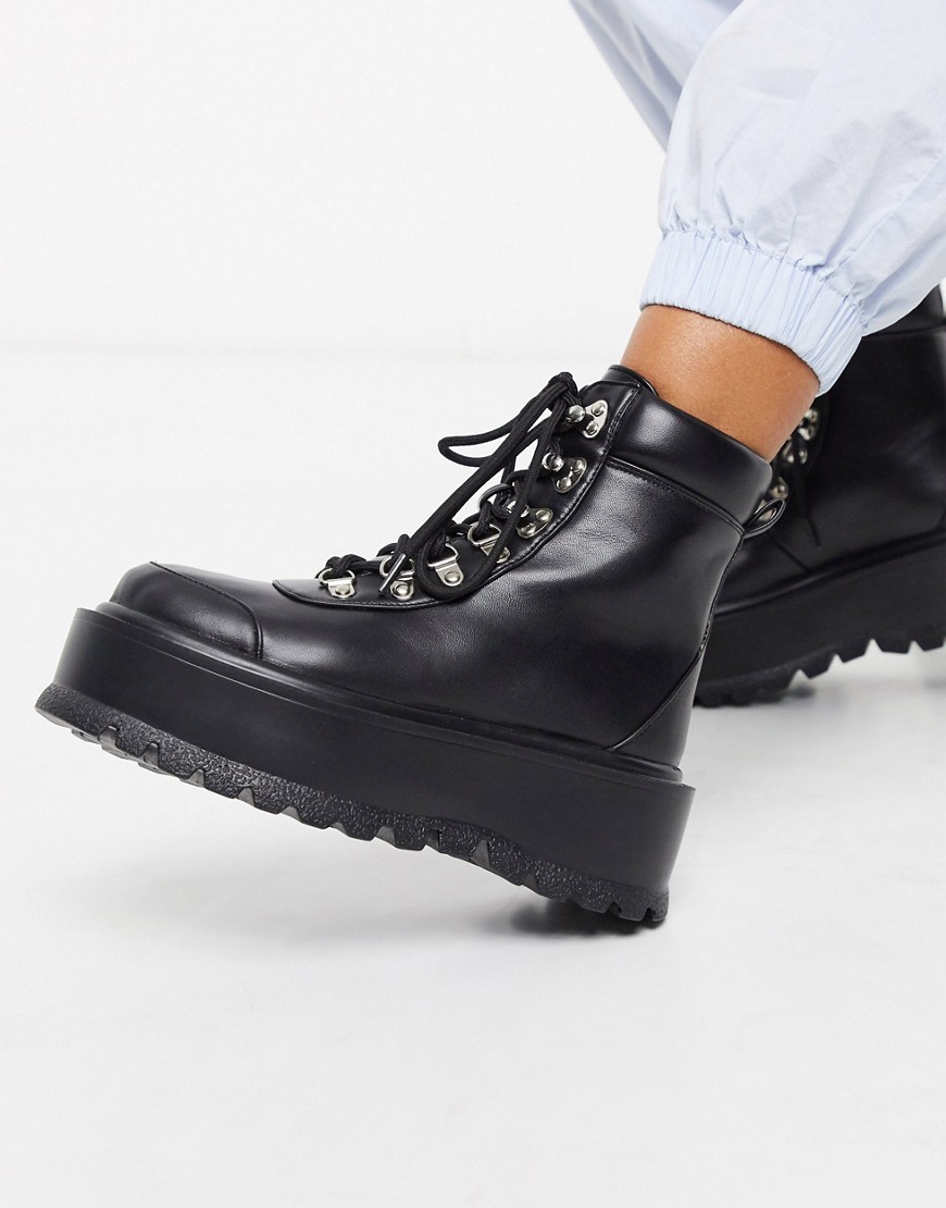 Koi Footwear – Hyrda – Svarta veganska vandringskängor i flatformstil