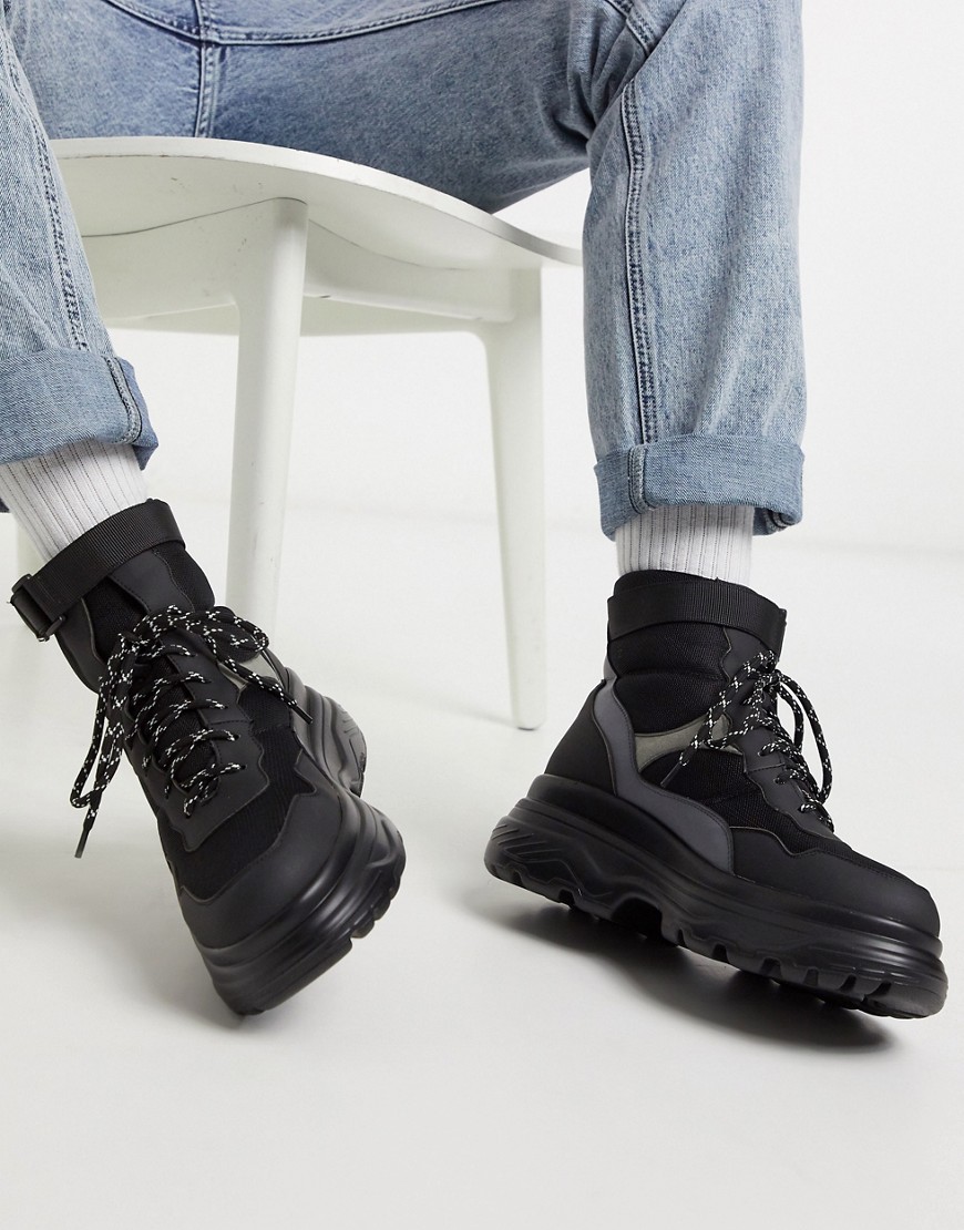 Koi Footwear — Sorte chunky veganske støvler med snørebånd