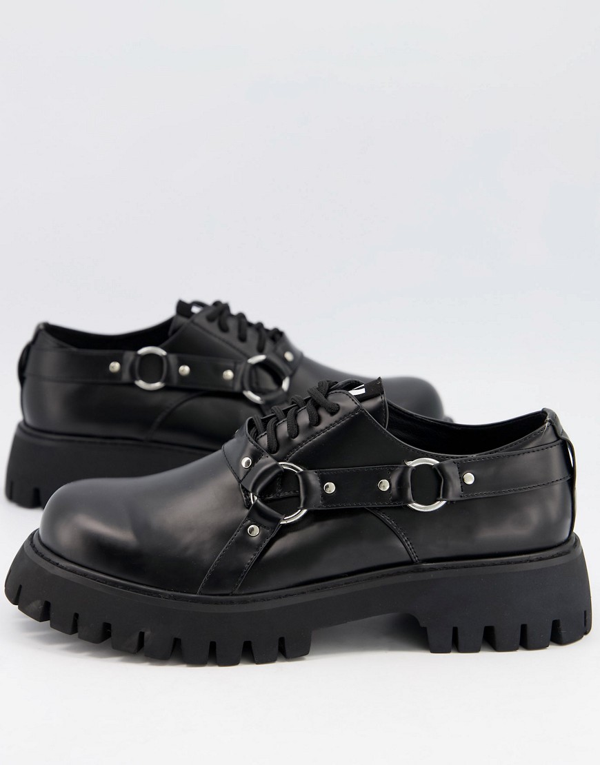 Koi Footwear – Svarta grova skor i veganskt material med snörning och remmar