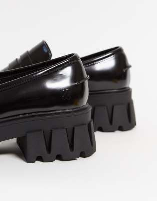 slip on round toe vegan loafers